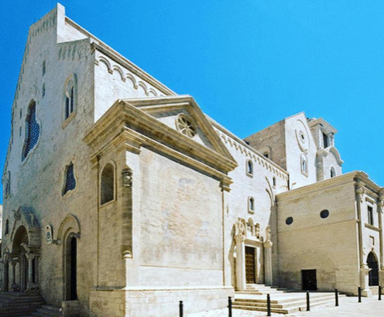 La Torretta Di Gigi - Soggiorno In Torre Medievale Bisceglie Exteriör bild