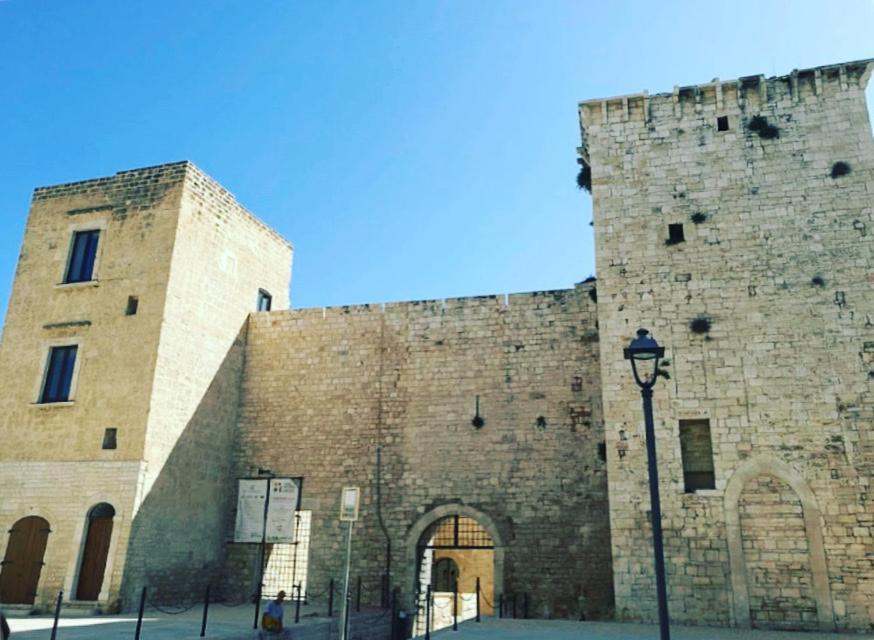 La Torretta Di Gigi - Soggiorno In Torre Medievale Bisceglie Exteriör bild